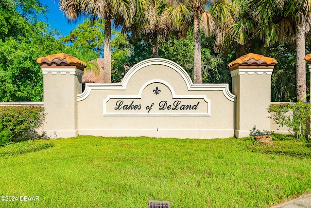 Listing photo 3 for 3614 Aquamarine Dr, Deland FL 32724