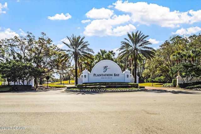 view of community / neighborhood sign