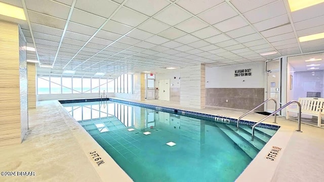 view of swimming pool