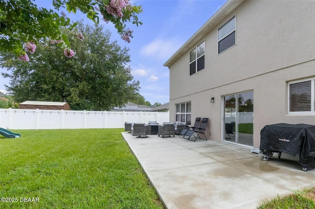 view of yard featuring a patio area and an outdoor hangout area