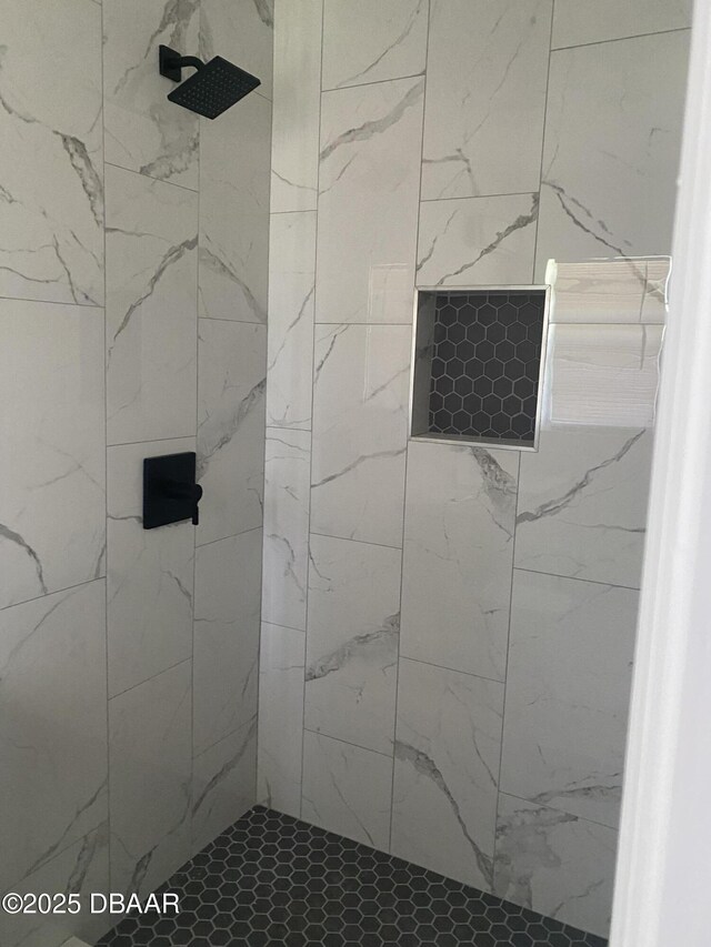 304 Jane Ann St, Port Orange, FL 32127 - full bathroom with a tile shower