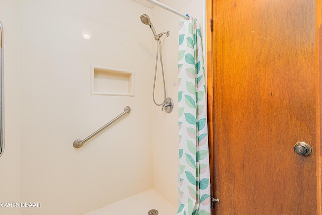 3035 Victory Palm Dr, Edgewater, FL 32141 - bathroom with curtained shower