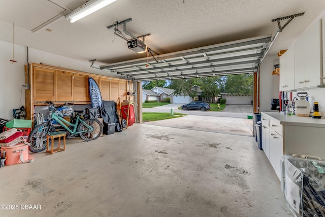 916 Ashmeade Ct, Port Orange, FL 32127 - garage featuring a garage door opener