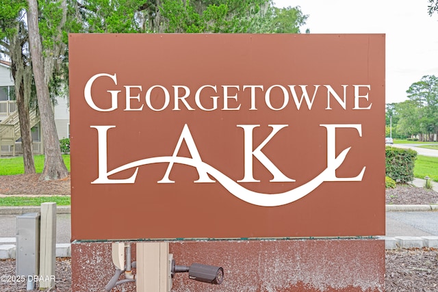 view of community / neighborhood sign