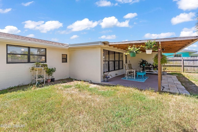 1 Beechwood Dr, Ormond Beach, FL 32176 - back of property with a patio area