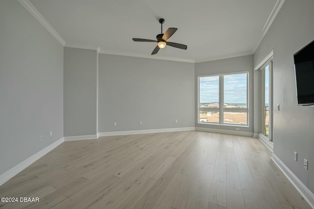 unfurnished room featuring light hardwood / wood-style floors, ceiling fan, and crown molding