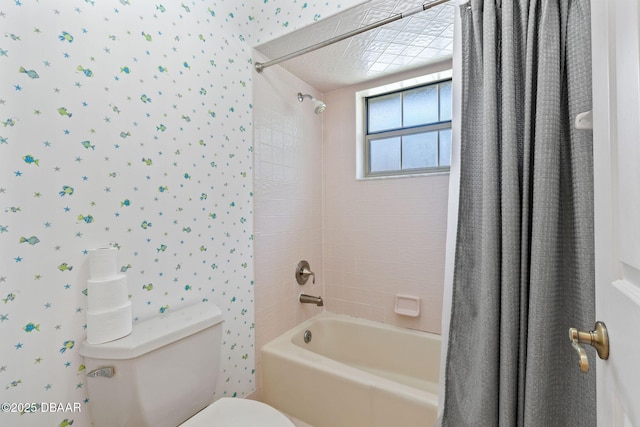 6 Leisure Wood Way, Ormond Beach, FL 32174 - full bathroom with shower / tub combo, toilet, and wallpapered walls
