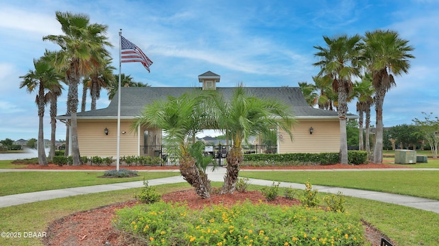 view of front of house with a front lawn