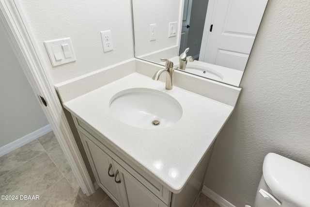 30 Peppercorn Ln, Palm Coast, FL 32164 - half bathroom with vanity and toilet