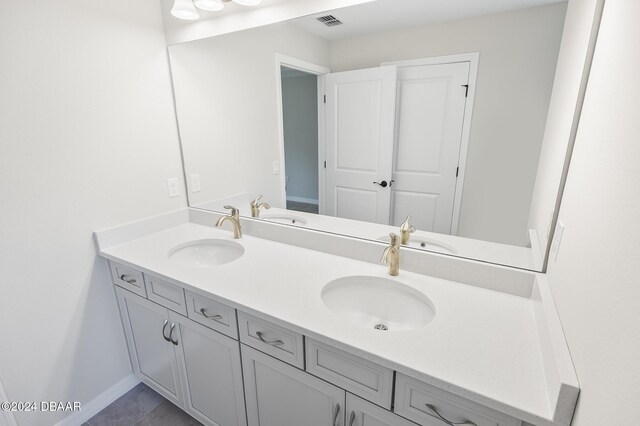 30 Peppercorn Ln, Palm Coast, FL 32164 - full bath with double vanity and baseboards