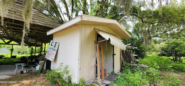 view of outdoor structure