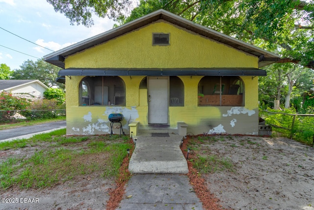 326 Jefferson St, Daytona Beach, FL 32114 - view of front of property featuring stucco siding