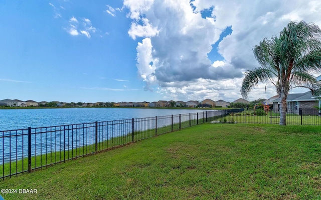 view of yard featuring a water view