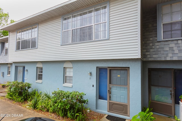 view of townhome / multi-family property