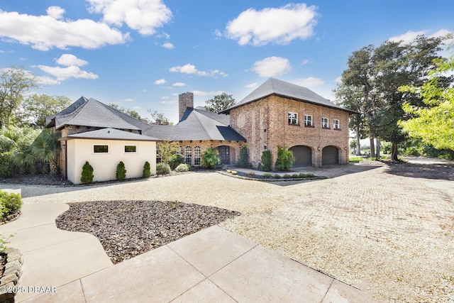 view of front facade featuring a garage