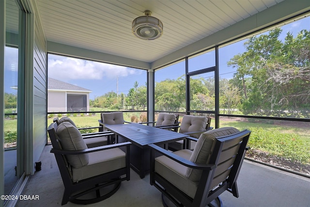 view of sunroom / solarium