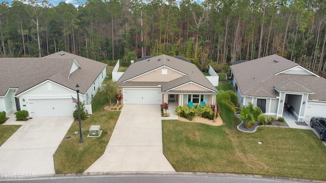 view of front of house featuring covered porch and a front yard