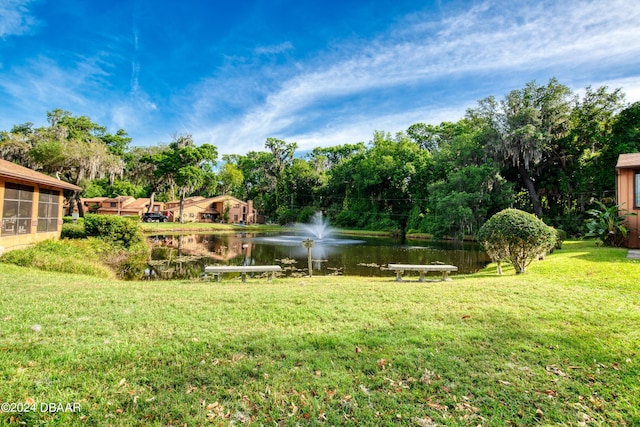 view of yard featuring a water view