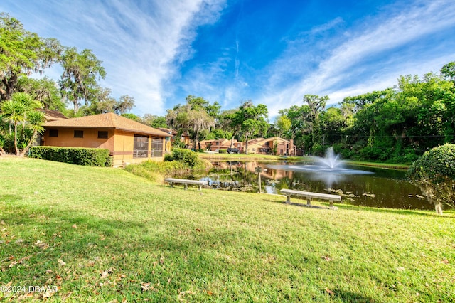 view of yard featuring a water view