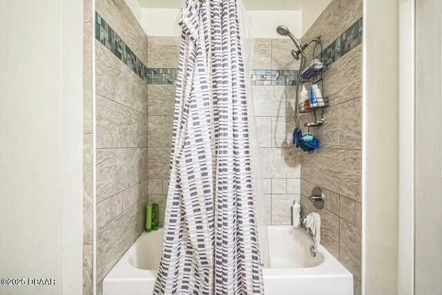 3304 India Palm Dr, Edgewater, FL 32141 - full bathroom with shower / tub combo with curtain