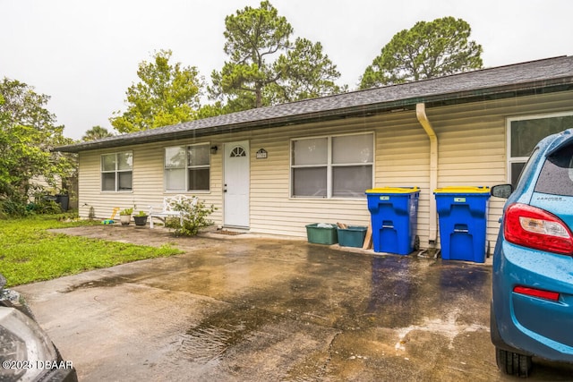 3304 India Palm Dr, Edgewater, FL 32141 - view of front of home with a shingled roof