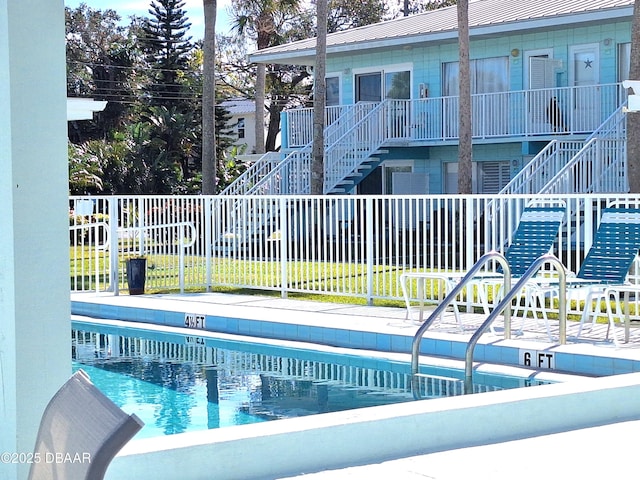 view of swimming pool