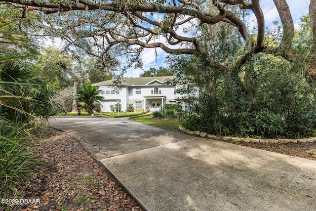 view of front of property