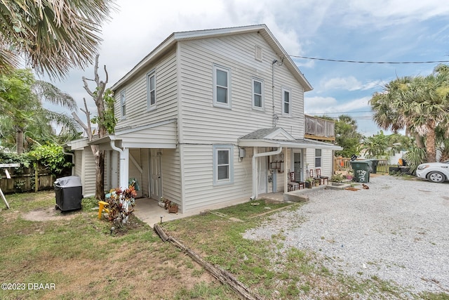 view of front of property