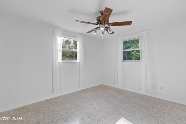 empty room with ceiling fan