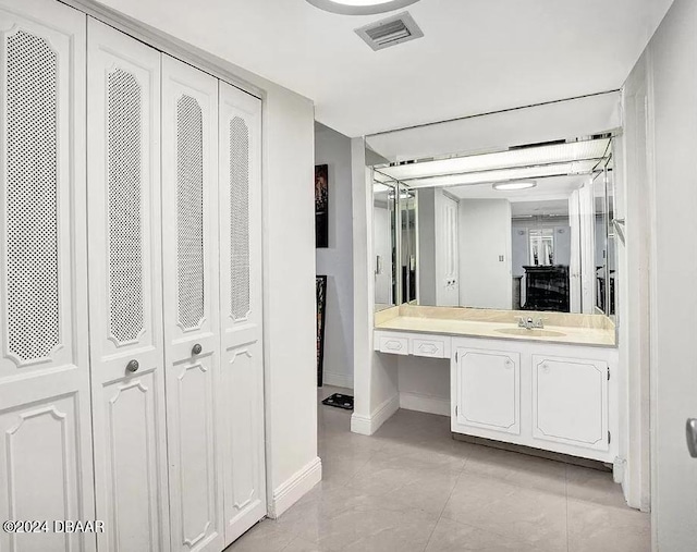 bathroom with vanity