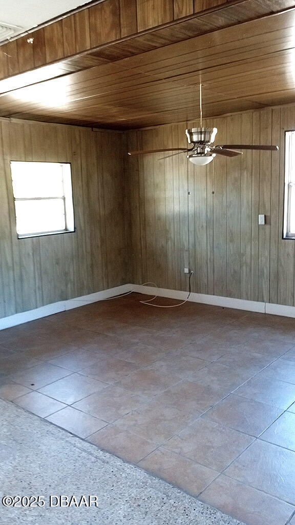 1015 Cadillac Dr, Daytona Beach, FL 32117 - photo 4