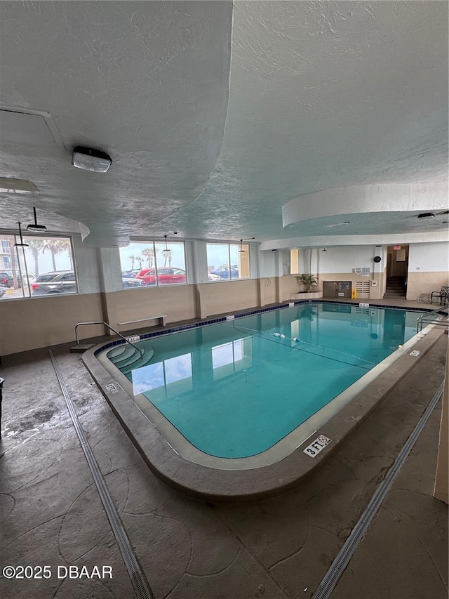 1233 S Atlantic Ave Unit 3070, Daytona Beach, FL 32118 - view of indoor community pool