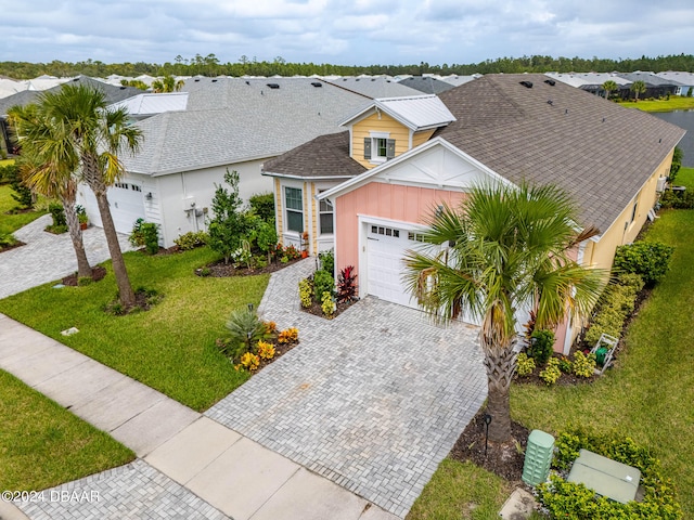 view of front of house with a front yard