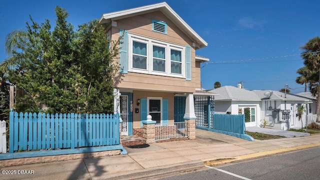 view of front facade with covered porch