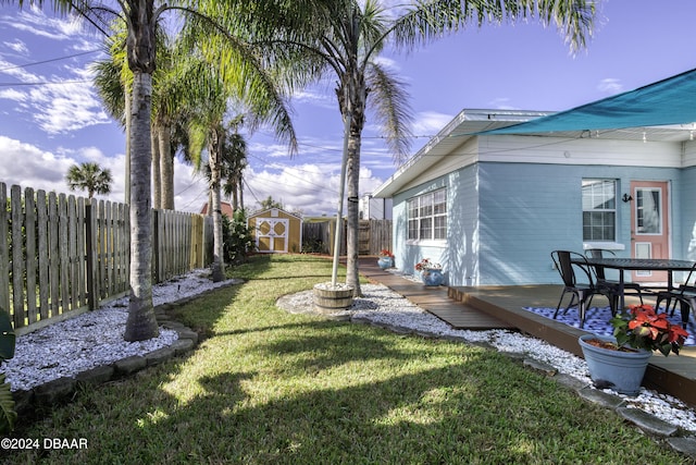 view of yard with a shed