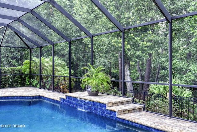 2809 Oakgrove Ave, Saint Augustine, FL 32092 - outdoor pool with glass enclosure