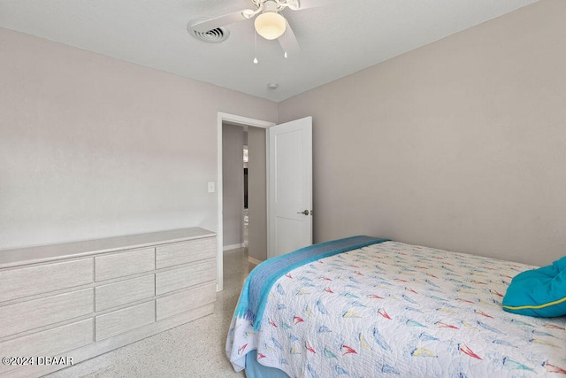 bedroom with ceiling fan