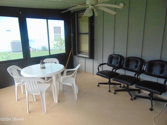 sunroom / solarium with ceiling fan