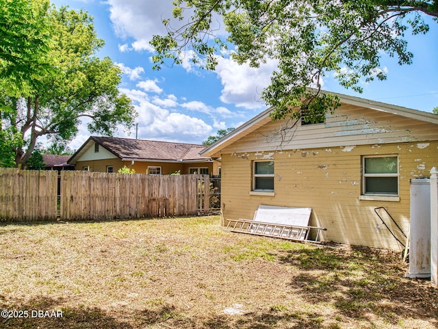 310 Legion Pl, Port Orange, FL 32129 - exterior space with fence