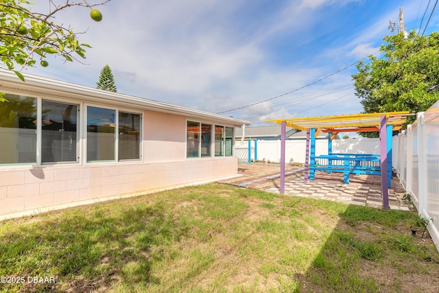 view of yard featuring a patio area