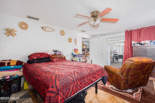 bedroom featuring ceiling fan