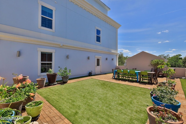 view of yard with a patio area