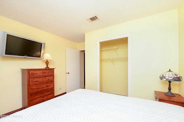 bedroom featuring a closet