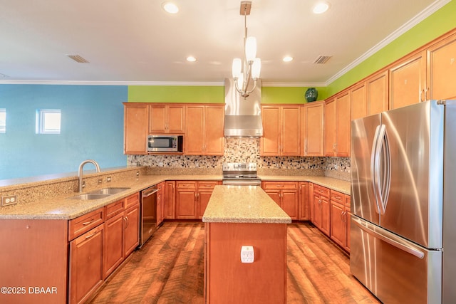 20 Promenade At Lionspaw, Daytona Beach, FL 32124 - kitchen featuring visible vents, a peninsula, stainless steel appliances, and a sink