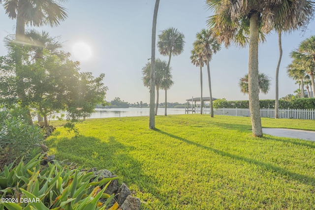 view of yard featuring a water view