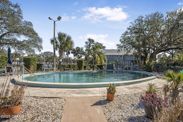 view of swimming pool