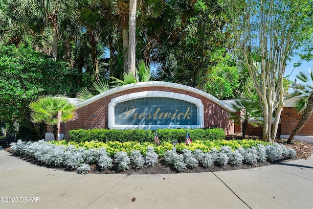 view of community / neighborhood sign