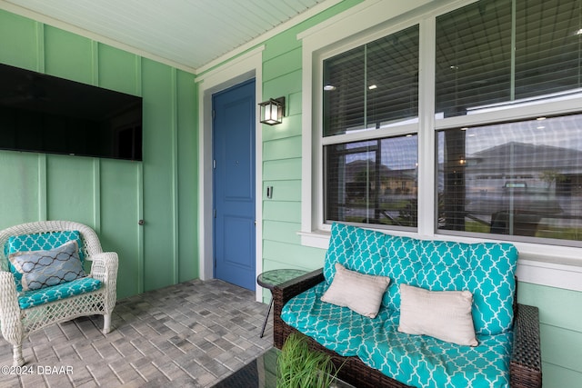 view of patio featuring covered porch