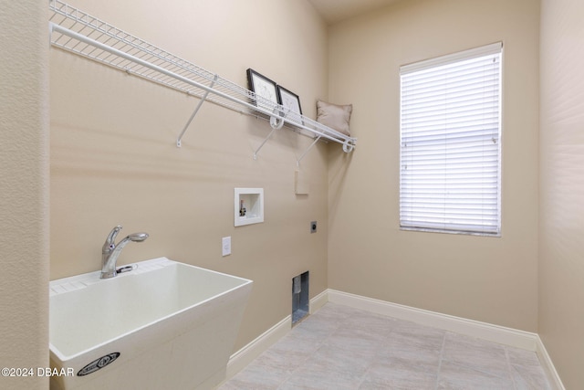 3404 Rexford Cir, Ormond Beach, FL 32174 - washroom with washer hookup, baseboards, and hookup for an electric dryer
