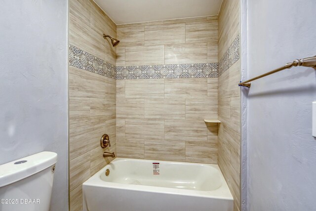 unfurnished room featuring ceiling fan, vaulted ceiling, and light hardwood / wood-style flooring